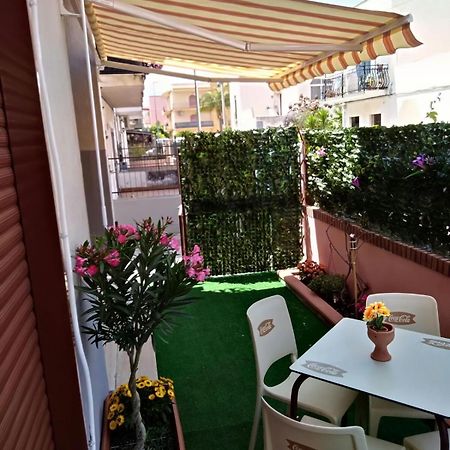 Holiday House Marlin Giardini Naxos Ngoại thất bức ảnh