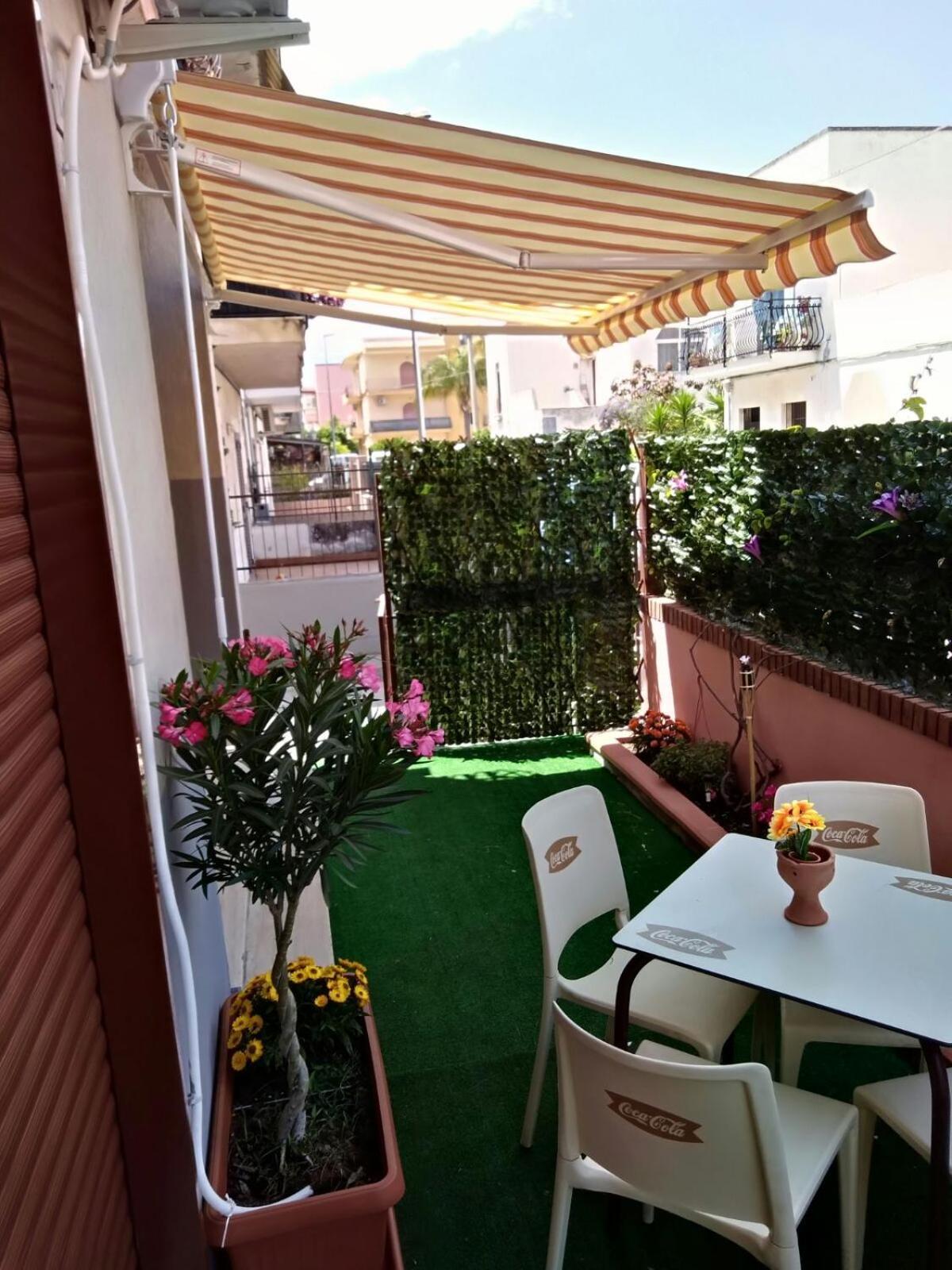 Holiday House Marlin Giardini Naxos Ngoại thất bức ảnh