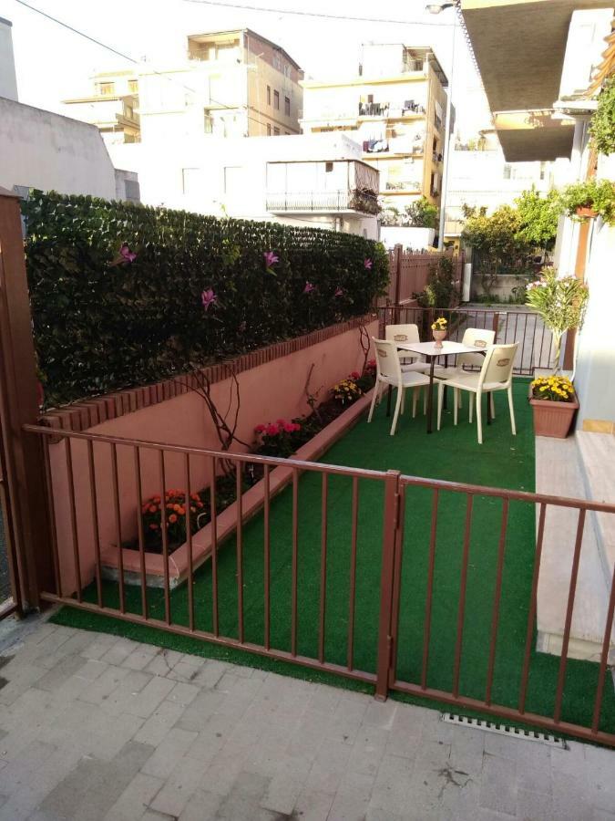 Holiday House Marlin Giardini Naxos Ngoại thất bức ảnh